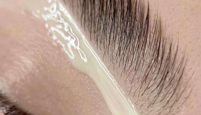 How long does it take for skin to heal after an eyebrow wax?